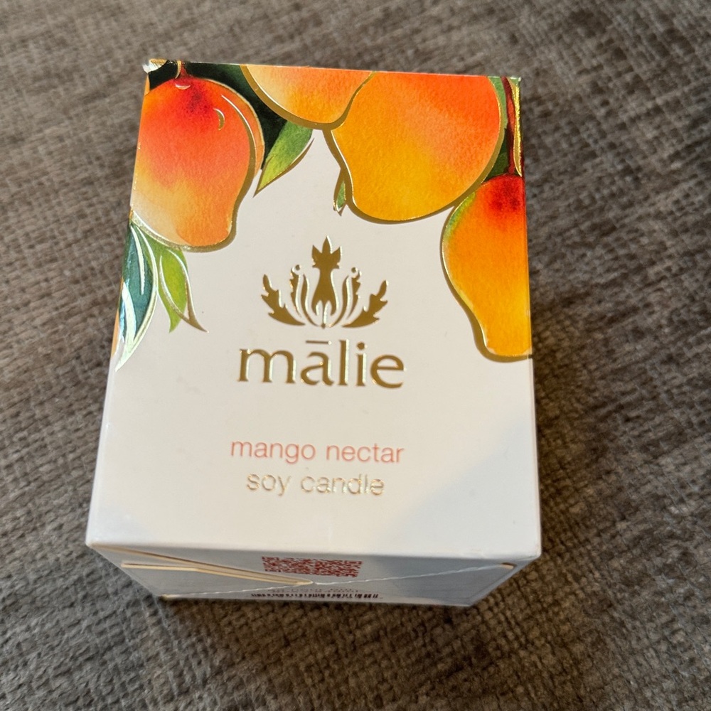 Malie Organics Soy Candle - Mango, NEW in box 8oz 60 hours
